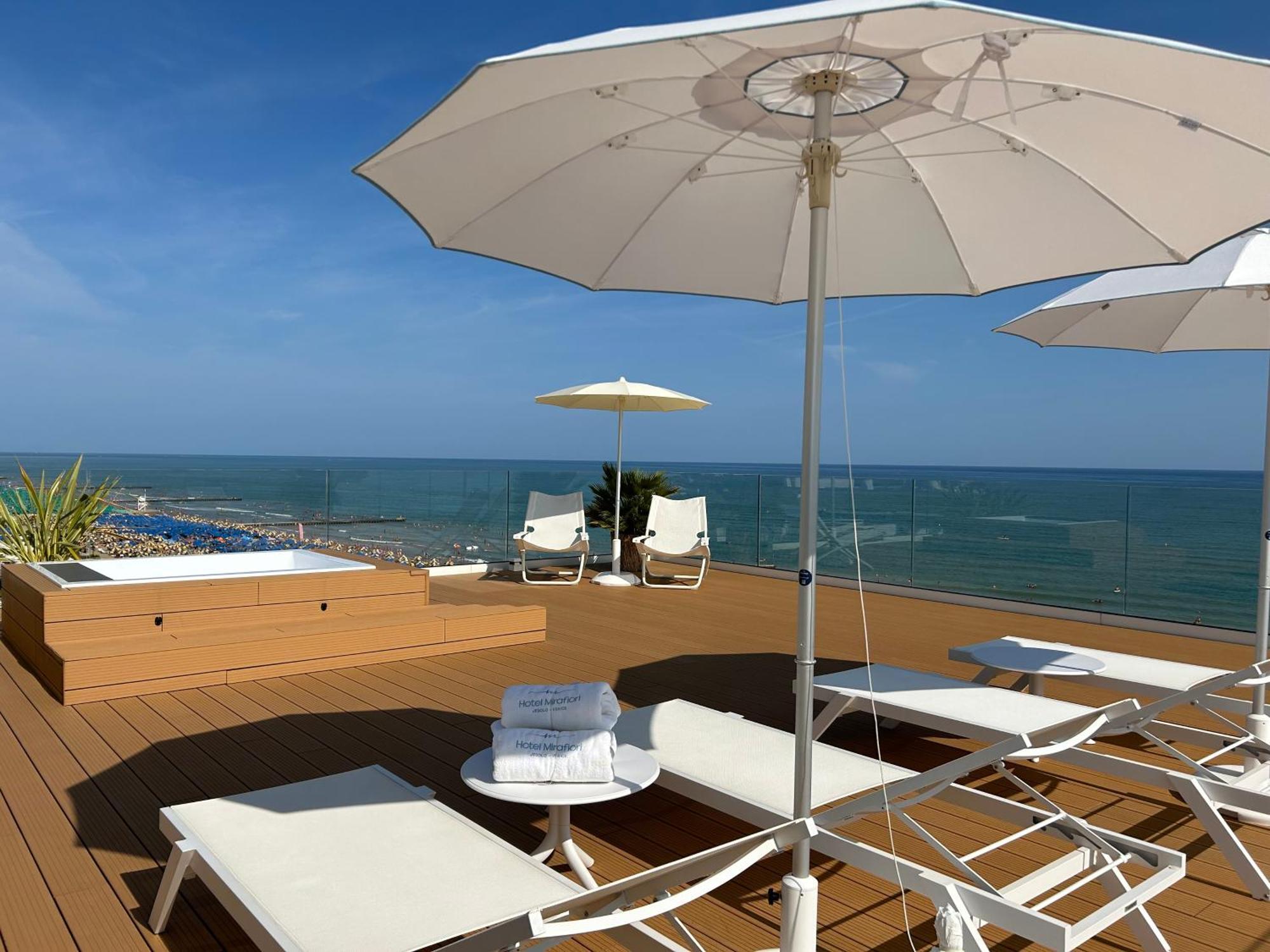 Hotel Mirafiori Lido di Jesolo Bagian luar foto